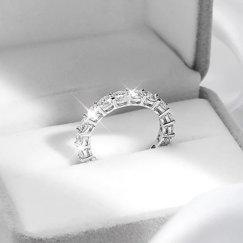 Beautiful Elegant Moissanite Ring